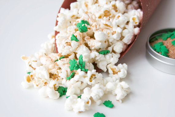 50 Best Bridal Shower Favor Ideas: gourmet popcorn seasoning (by dell cove spices)